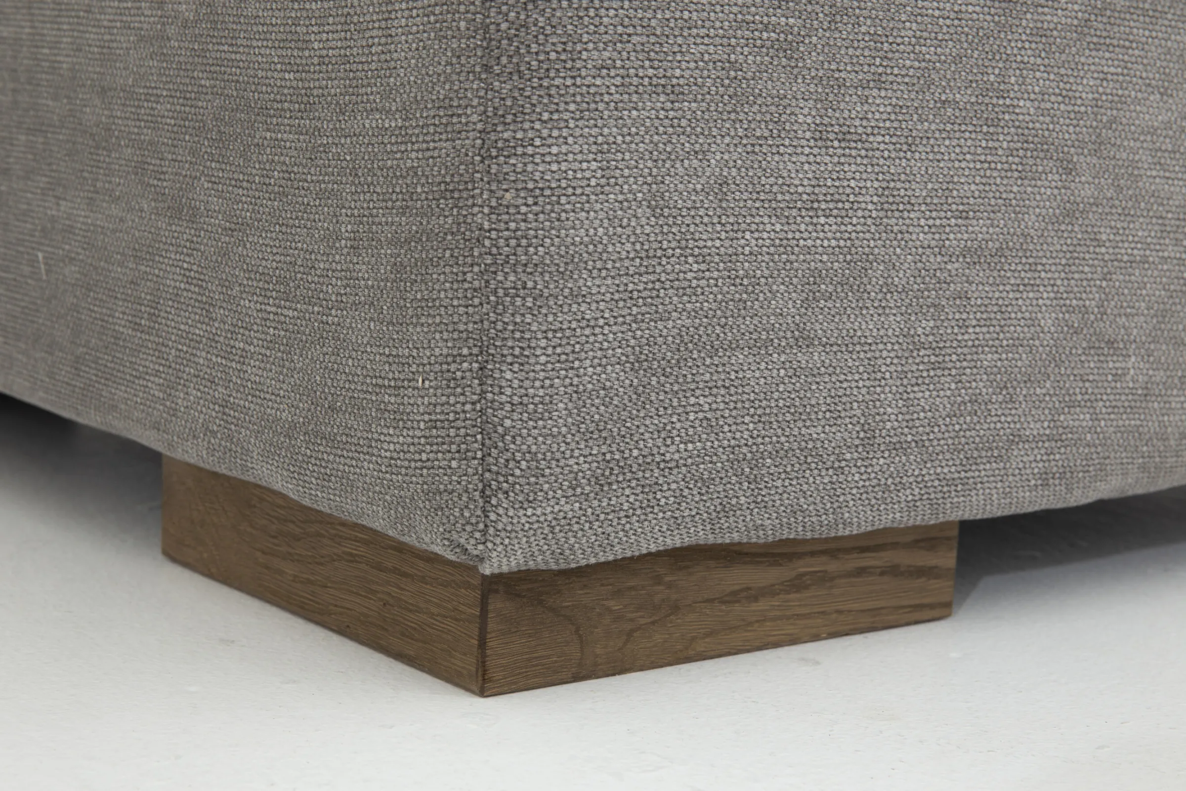 Flamant Adelaide, Hocker, Fix^ Banken