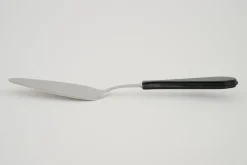 Flamant Coline, Caker-Server^ Bestek