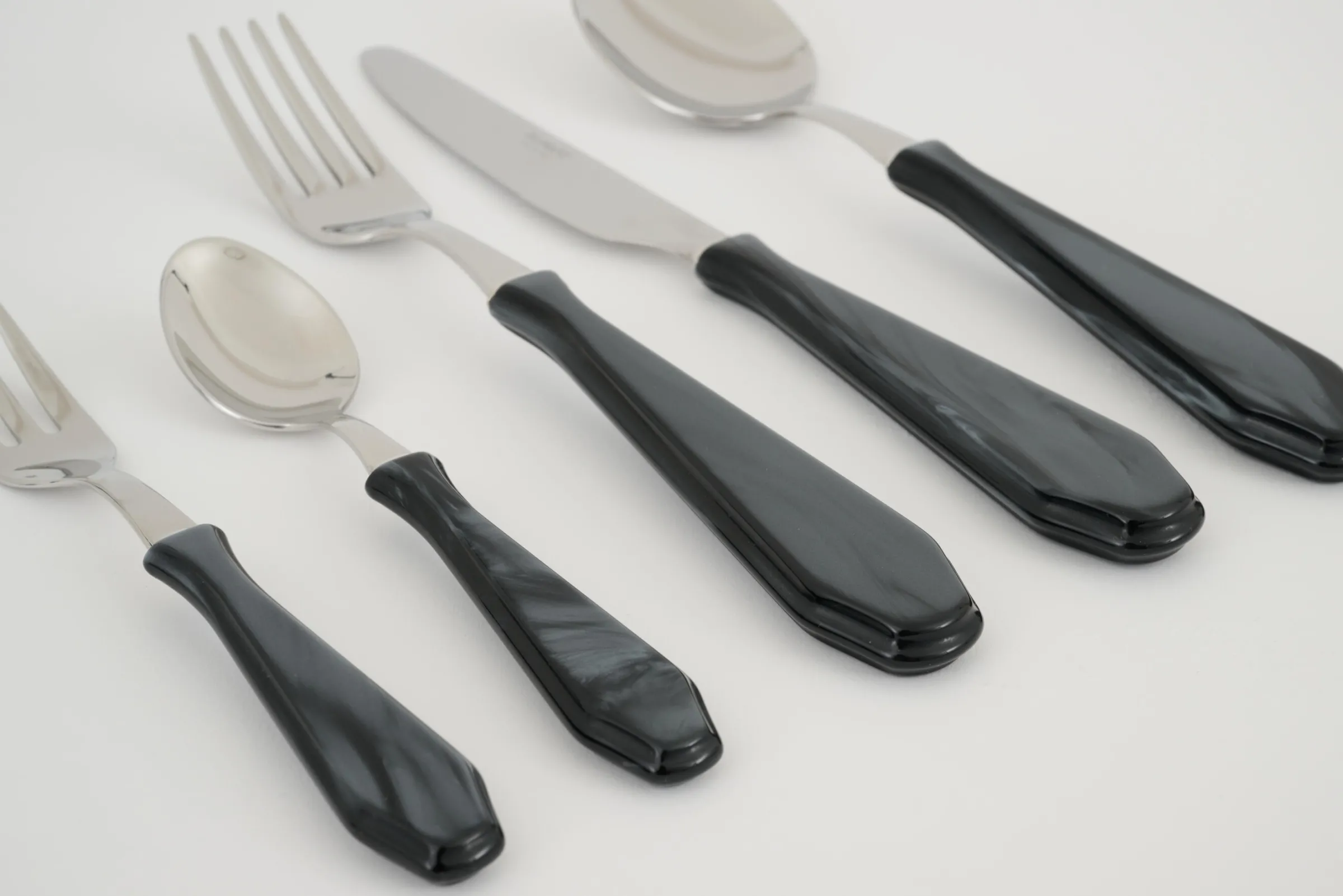 Flamant Coline, Caker-Server^ Bestek