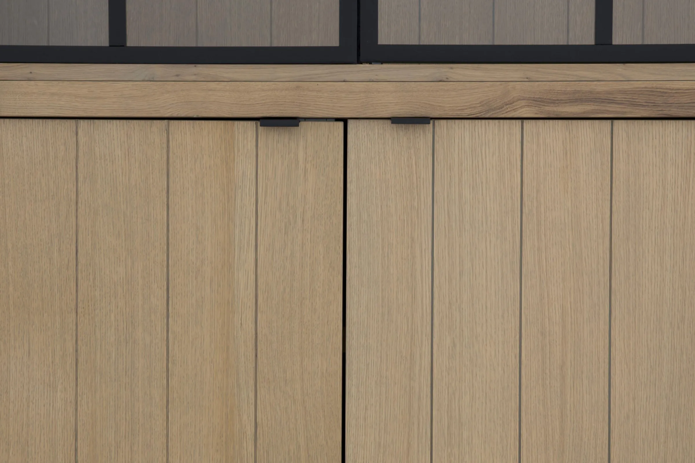 Flamant Ijzeren Jason, Kast, Verweerd Eikenhout, 2 Ijzeren Deuren^ Kasten