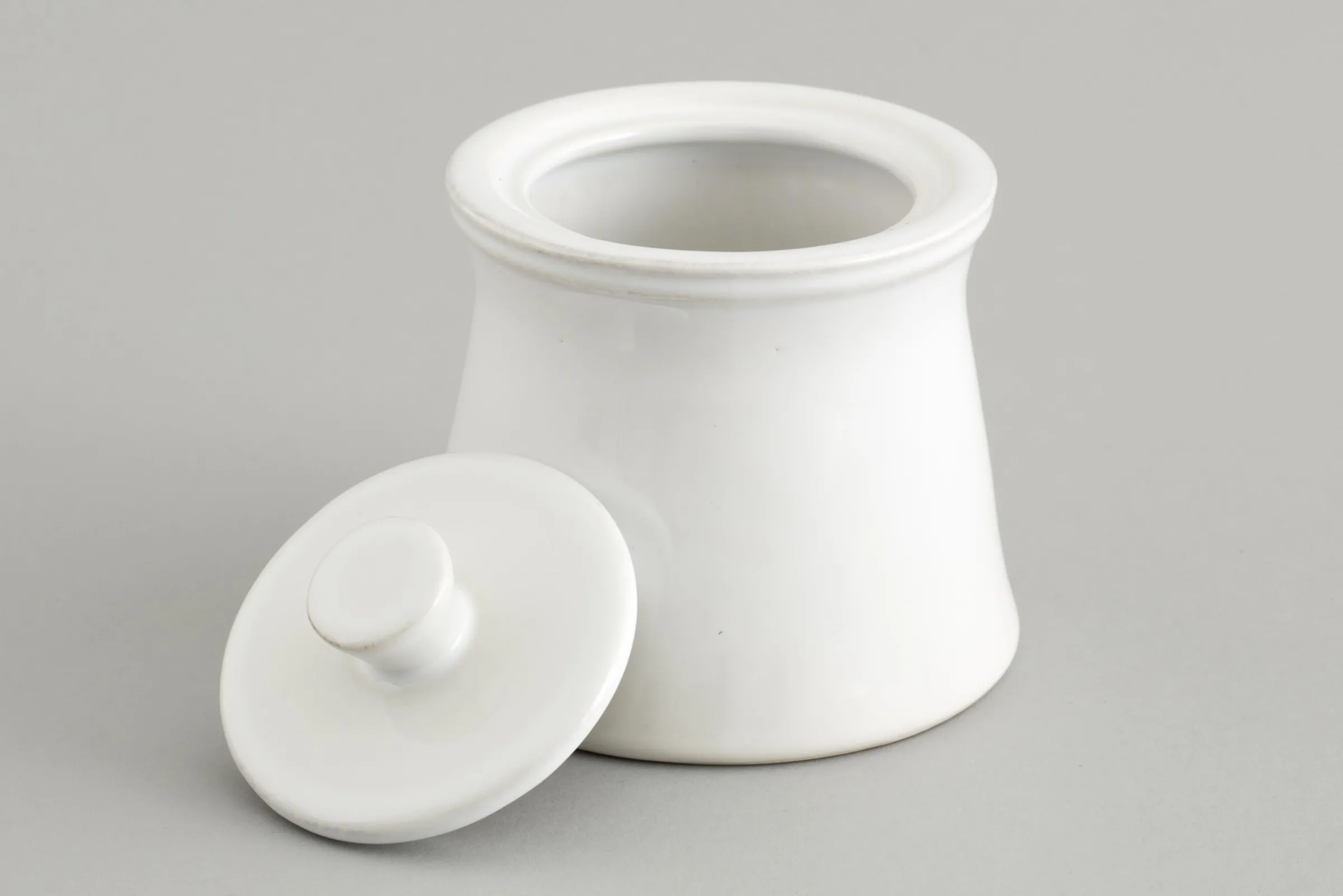 Flamant Jille, Suikerpot, Keramiek, Wit^ Borden, Borden En Kommen