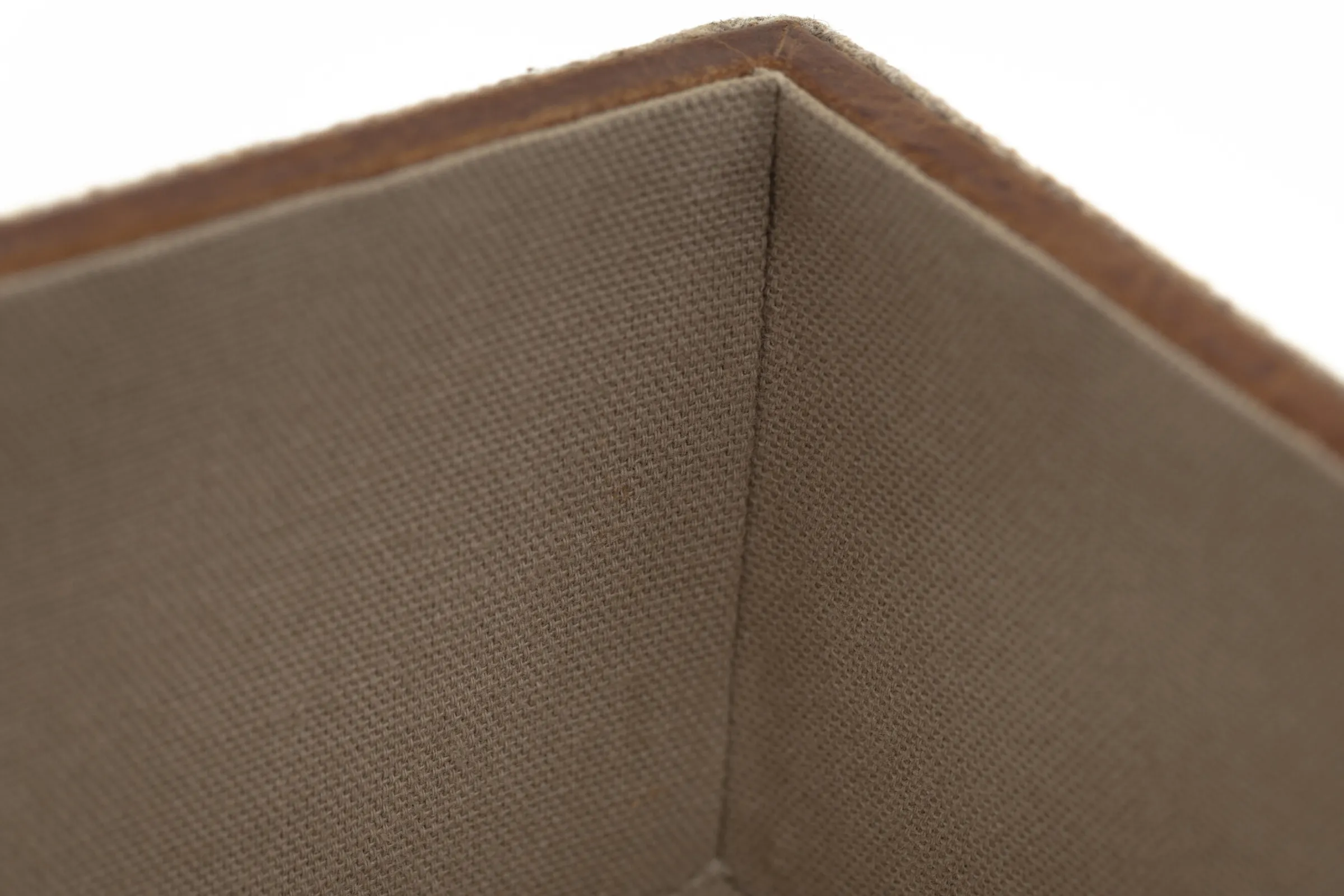 Flamant Milburn, Papierlade, Wol En Leer^ Decoraties