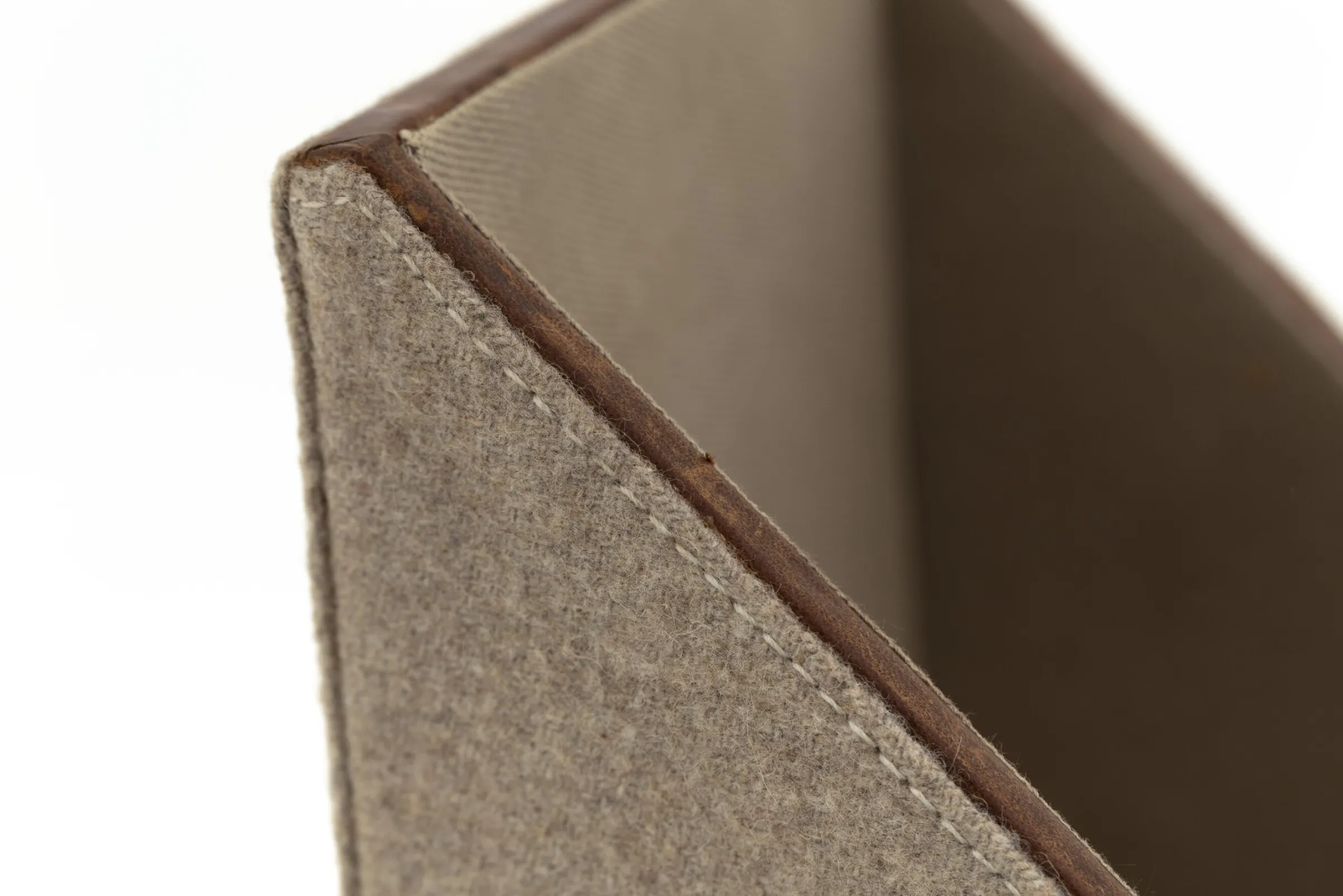 Flamant Milburn, Vijlhouder, Wol En Leer^ Decoraties