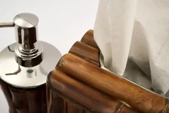 Flamant Rene, Handpomp, Staal En Hout^ Decoraties