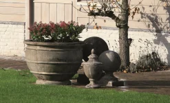 Flamant Zedar, Decoball Te Voet, Gereconstrueerde Steen Op Glasvezel, L^ Tuindecoraties En Parasols